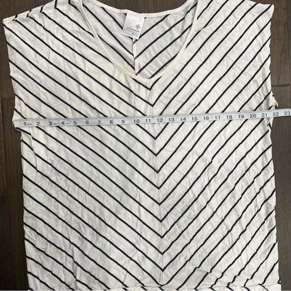 Denver Hayes Striped Top - Picture 10 of 11